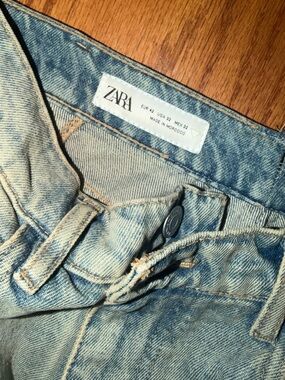 ZARA Men’s Washed Blue Straight Jeans